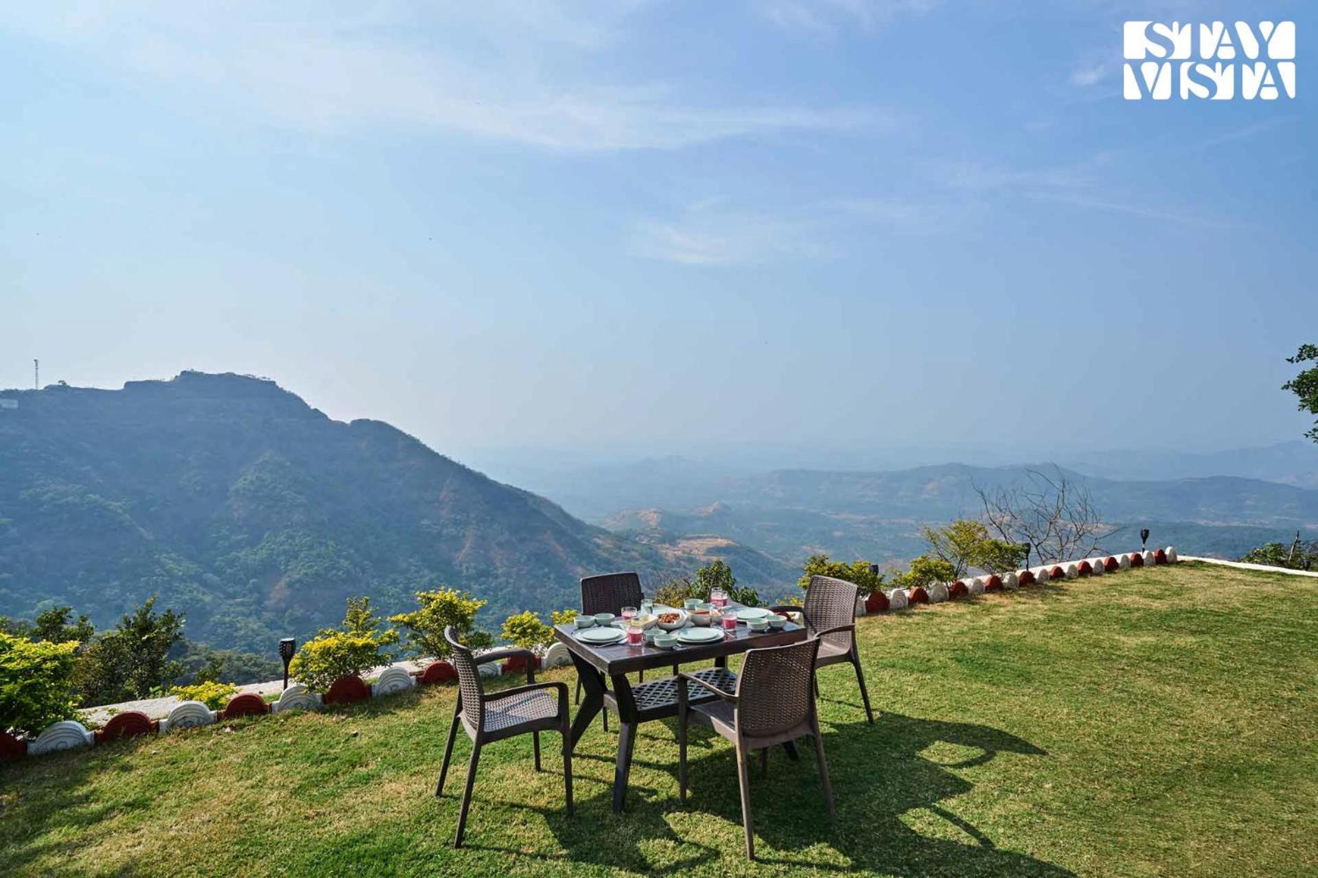 Stayvista At Cliffhanger Solitude With Balcony, Lawn โกลฮาปูร์ ภายนอก รูปภาพ